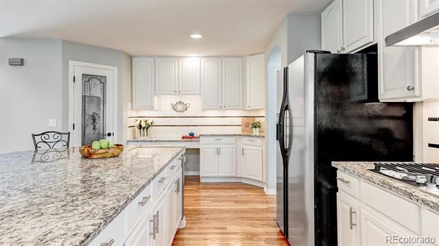 3922 Broadmoor Loop