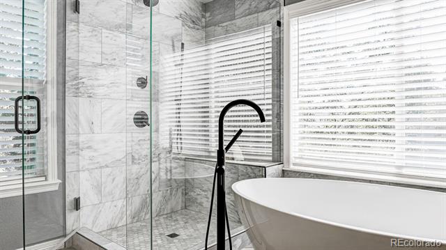 3922 Broadmoor Loop