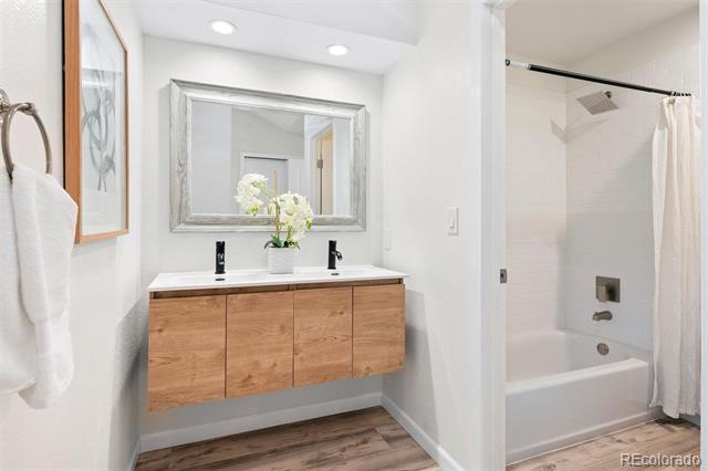 7373 E Iowa Avenue Unit: 1074