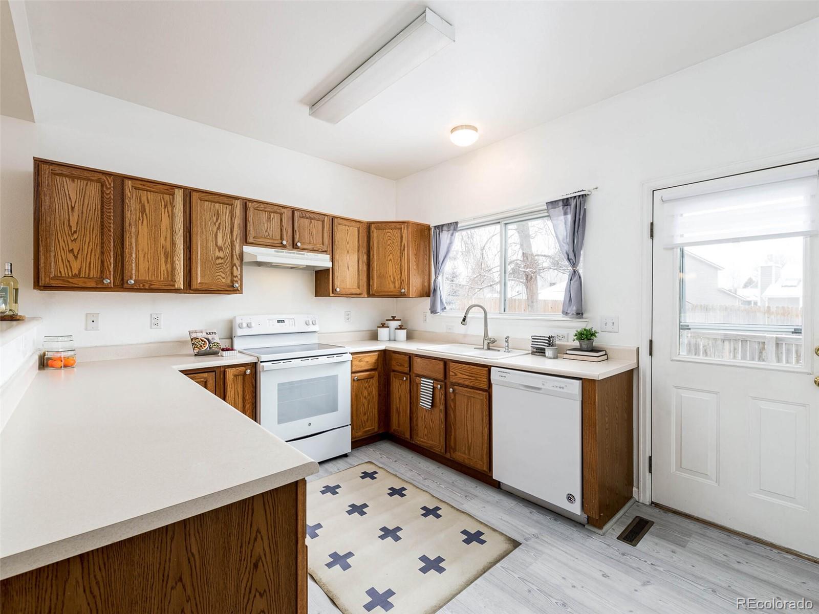 3039 W 107th Place Unit: E
