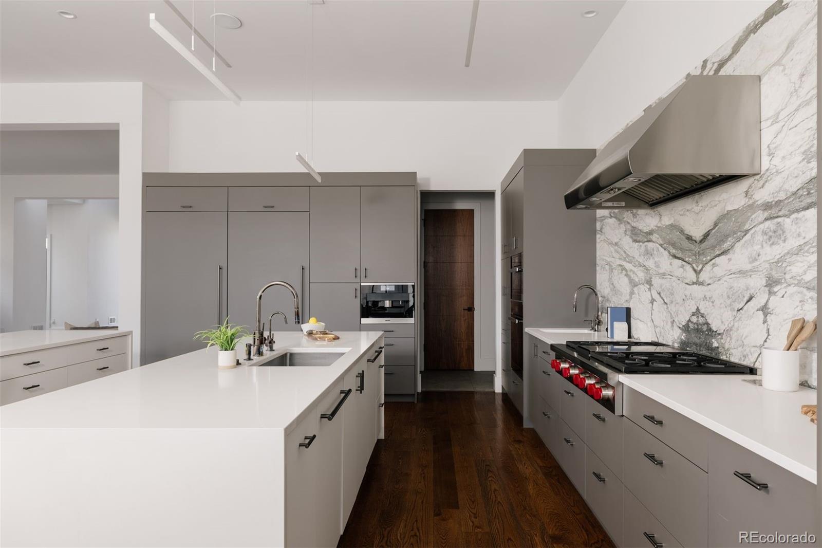 164 S Fairfax Street