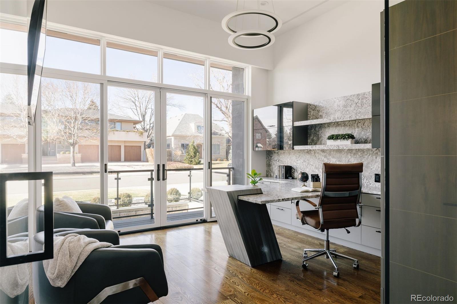 164 S Fairfax Street