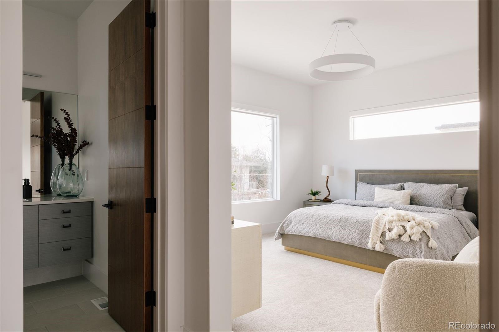 164 S Fairfax Street