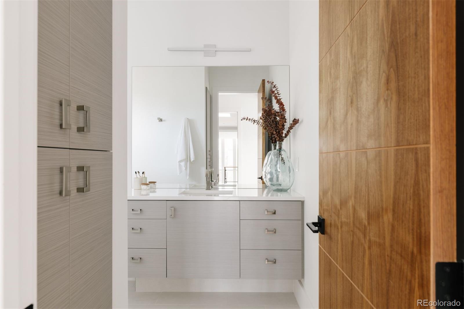 164 S Fairfax Street