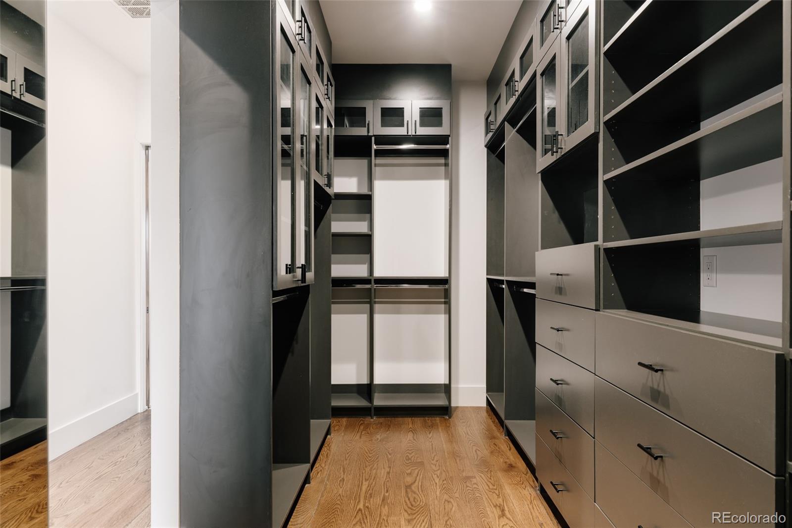 164 S Fairfax Street