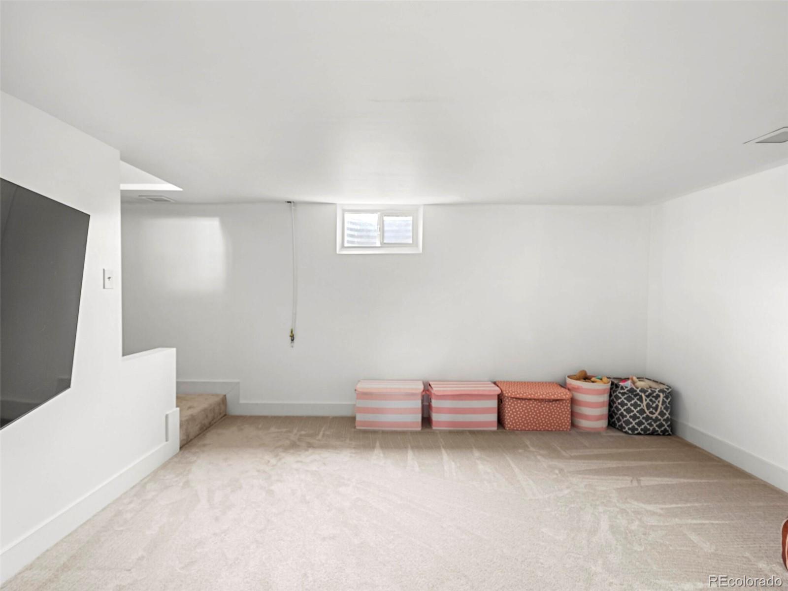 3072 W Monmouth Avenue