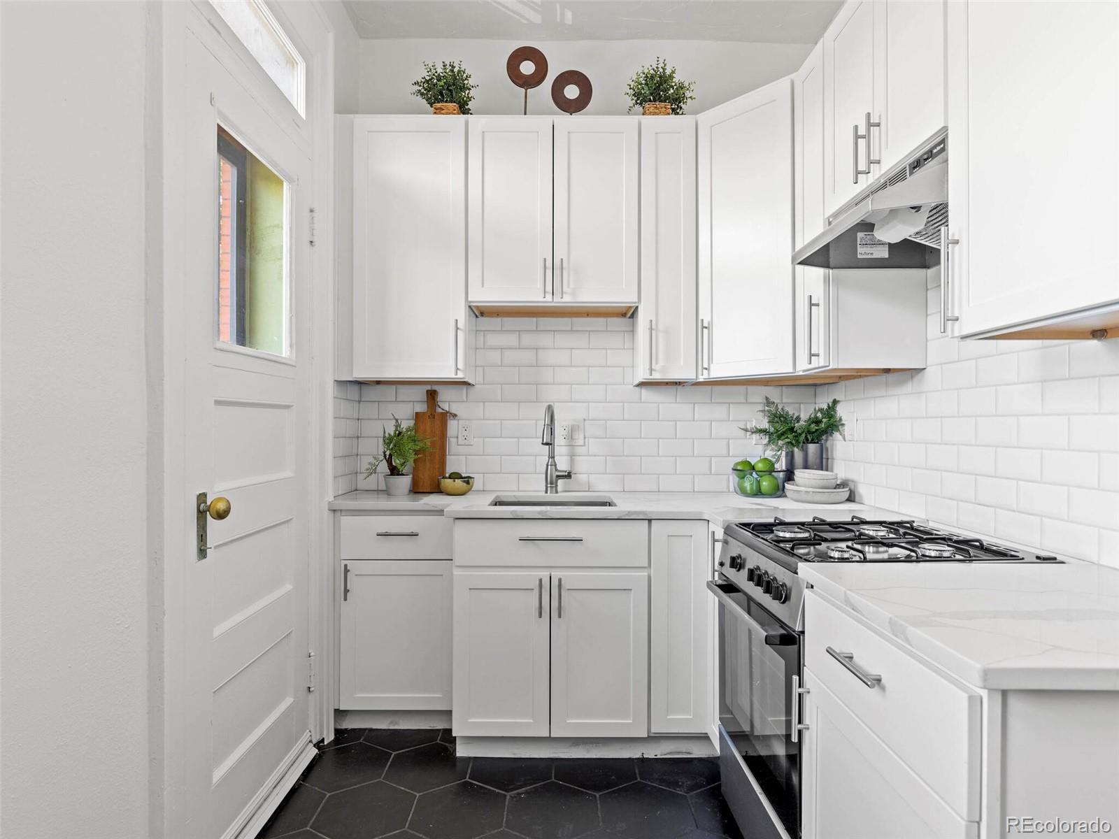 1401 N Franklin Street Unit: 4