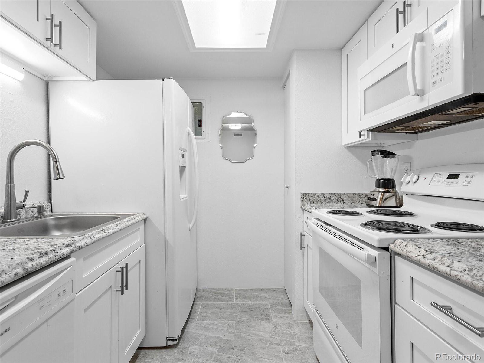 8555 Fairmount Drive Unit: 207