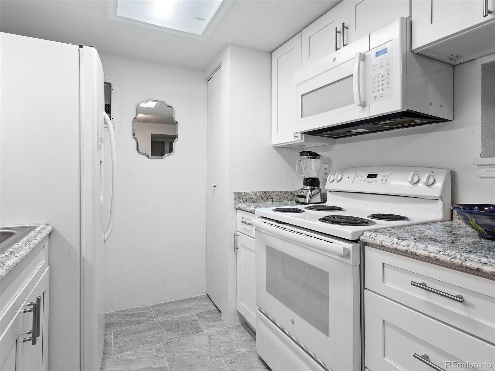 8555 Fairmount Drive Unit: 207