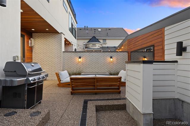 553 Monroe Street