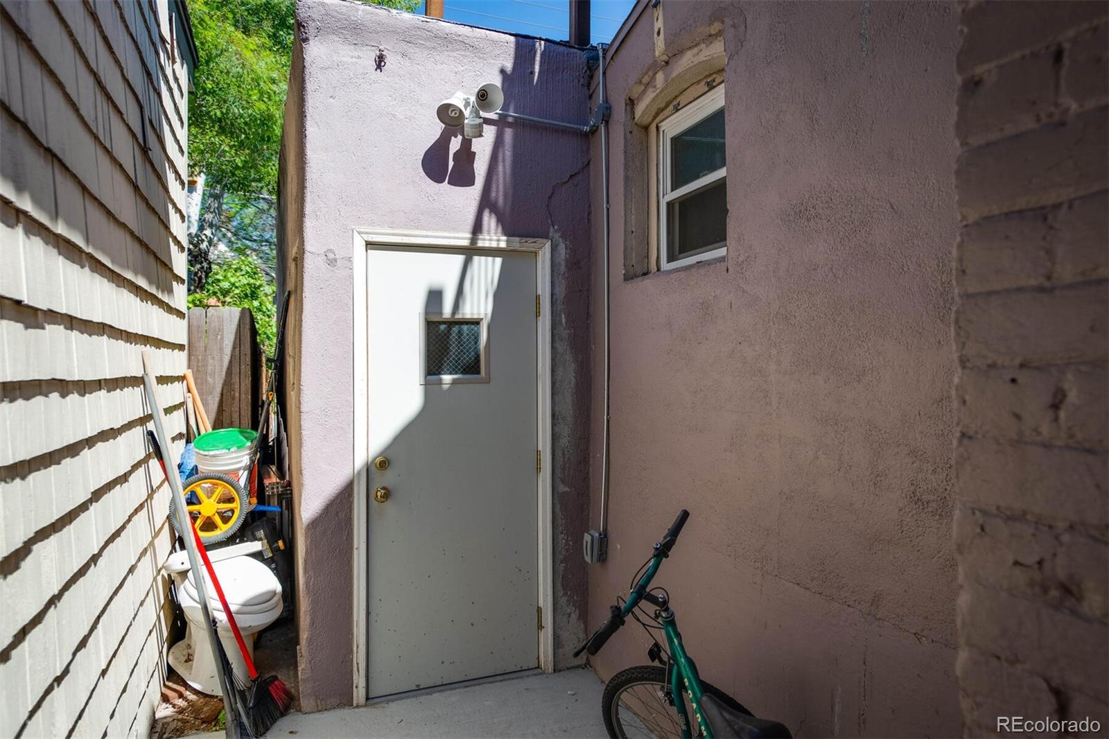 1042 Clarkson Street