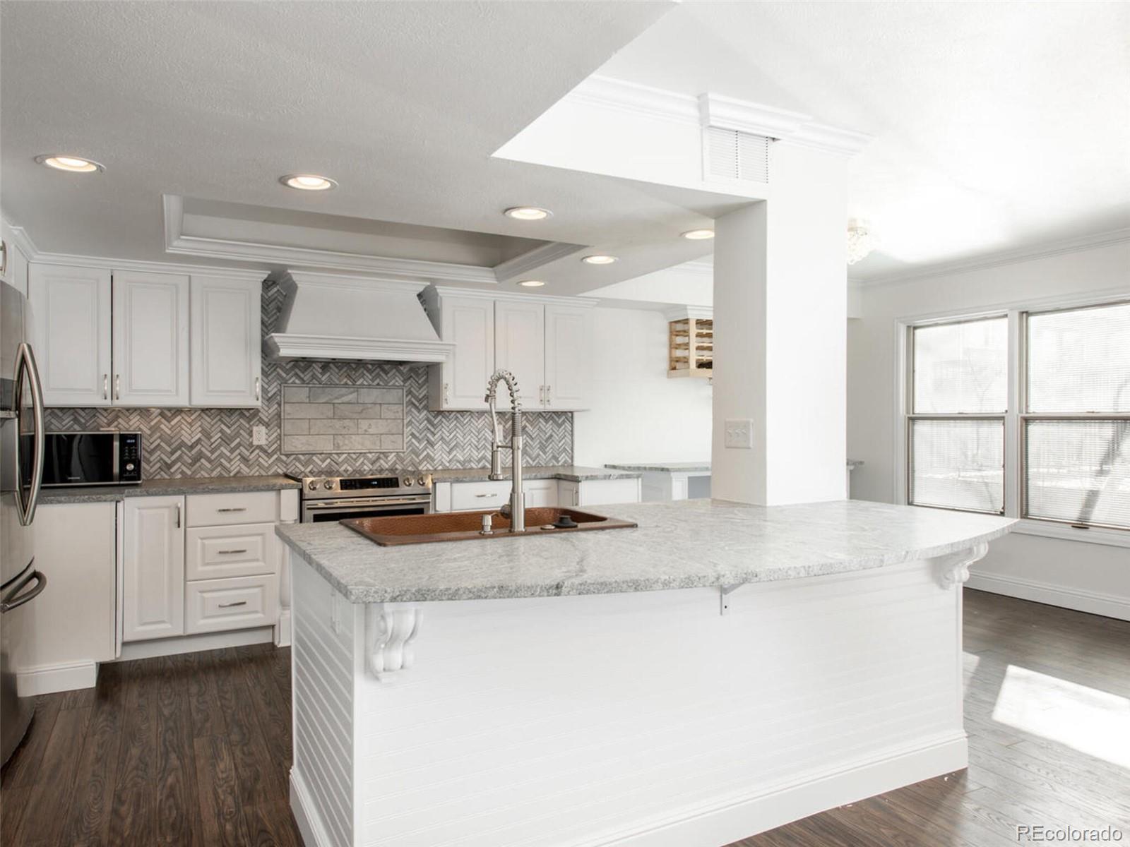 221 S Garfield Street Unit: 214