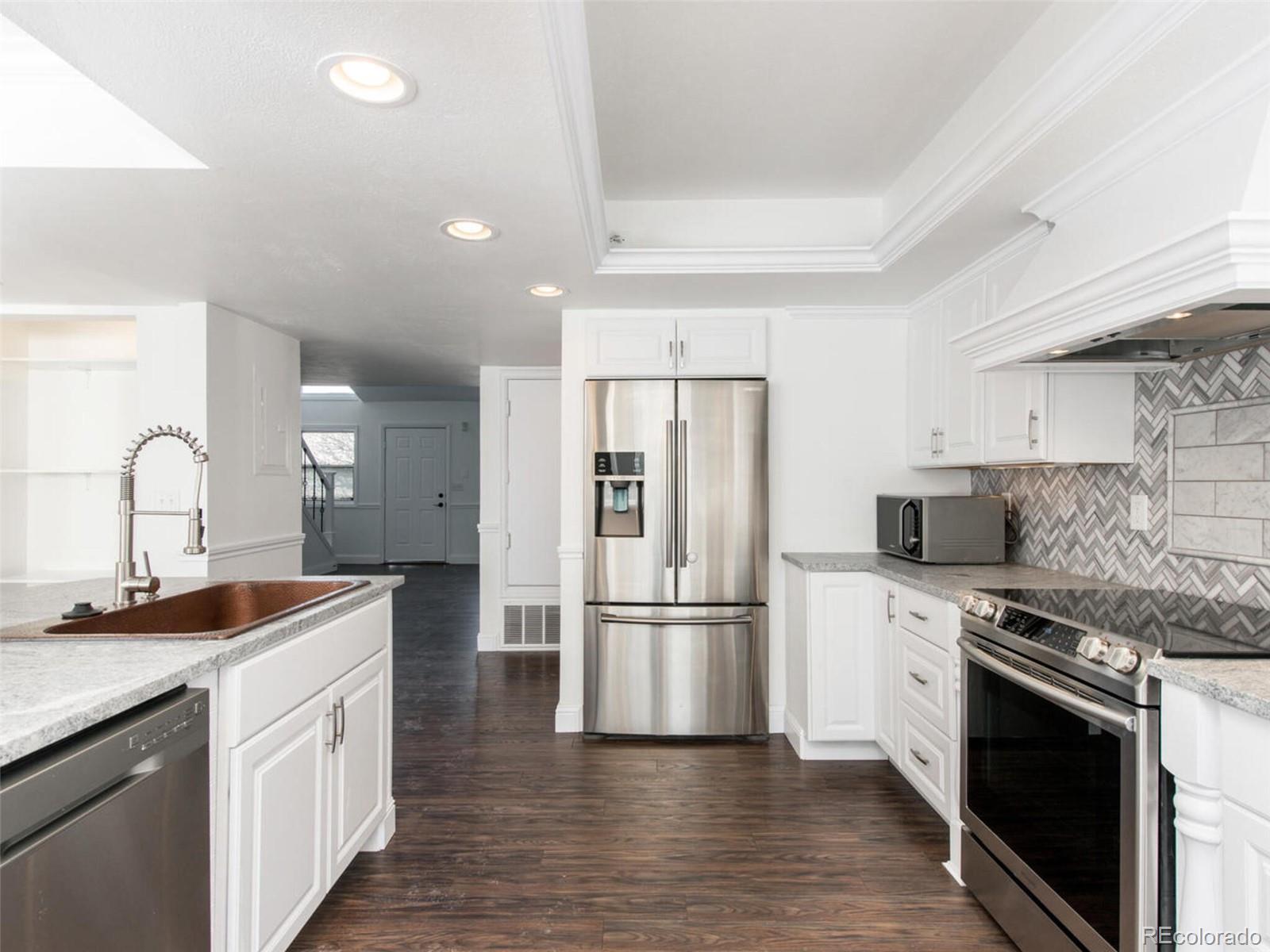 221 S Garfield Street Unit: 214