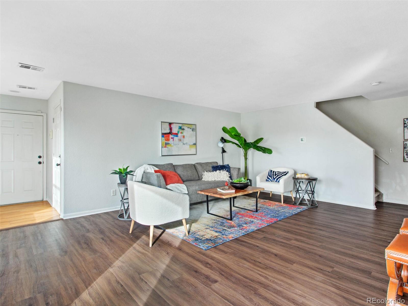 892 Macaw Street