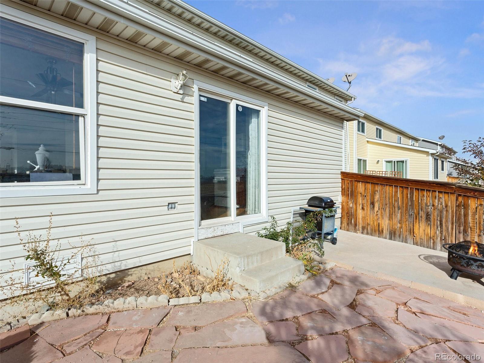 892 Macaw Street