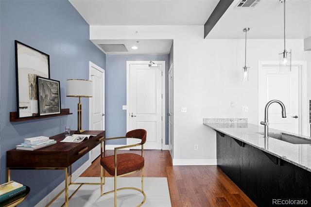 2001 Lincoln Street Unit: 1220