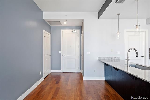 2001 Lincoln Street Unit: 1220