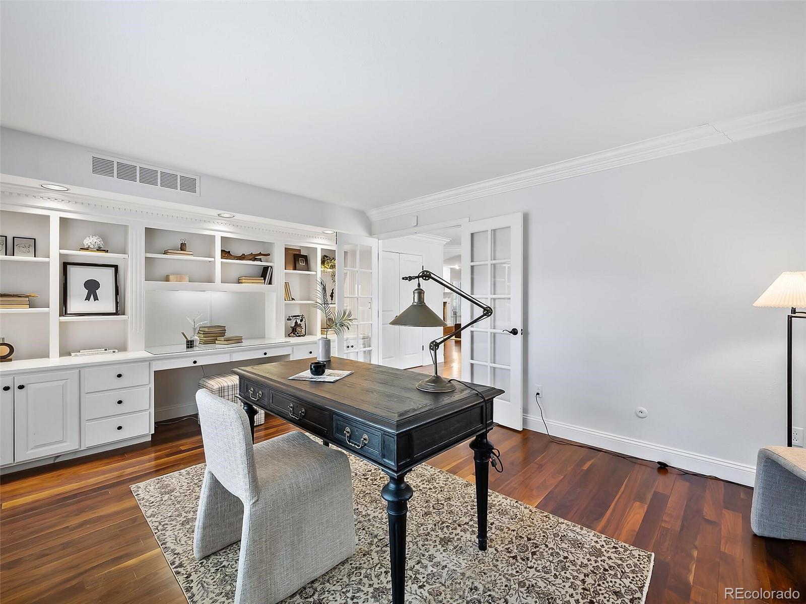 5335 Nassau Circle E