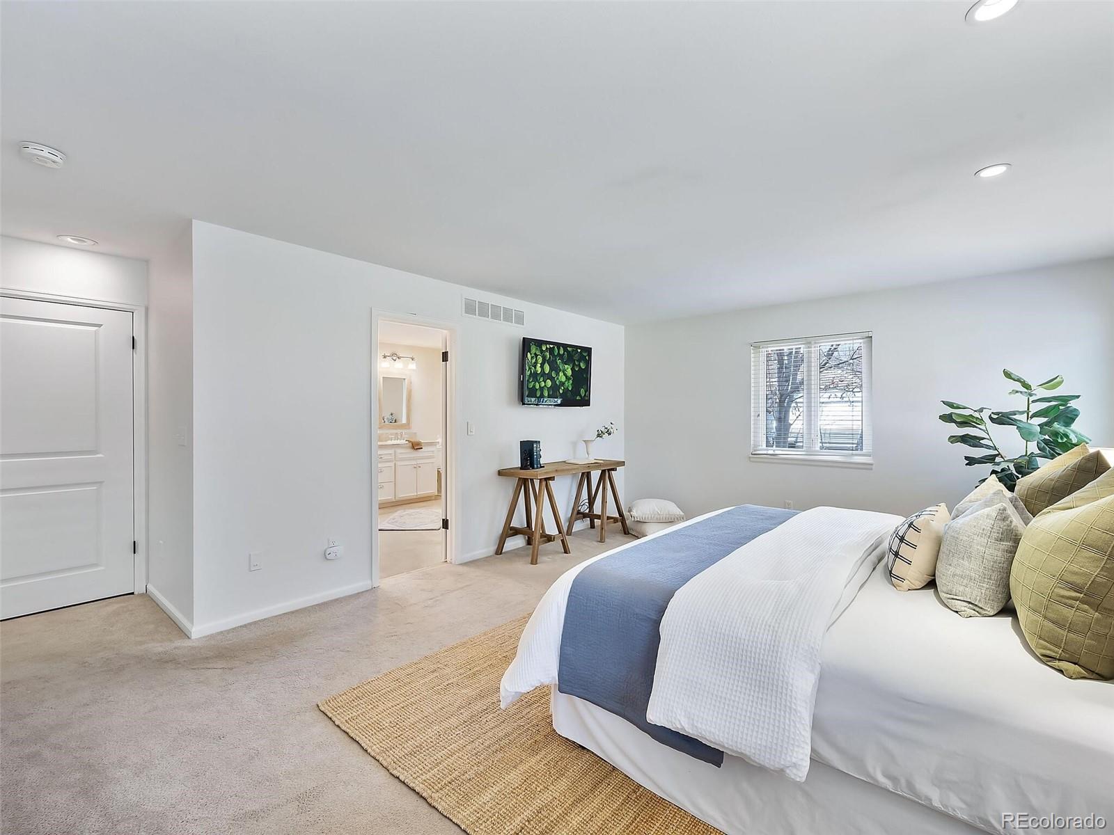 5335 Nassau Circle E