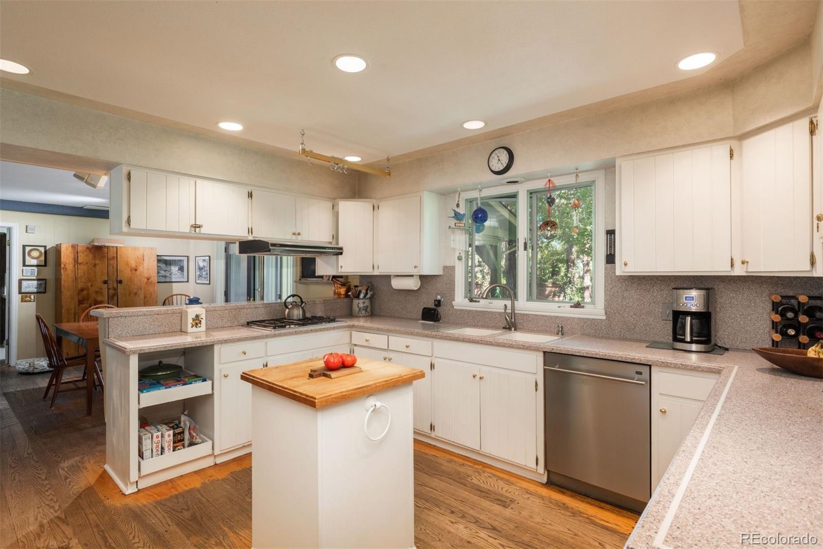 3 E Belleview Drive