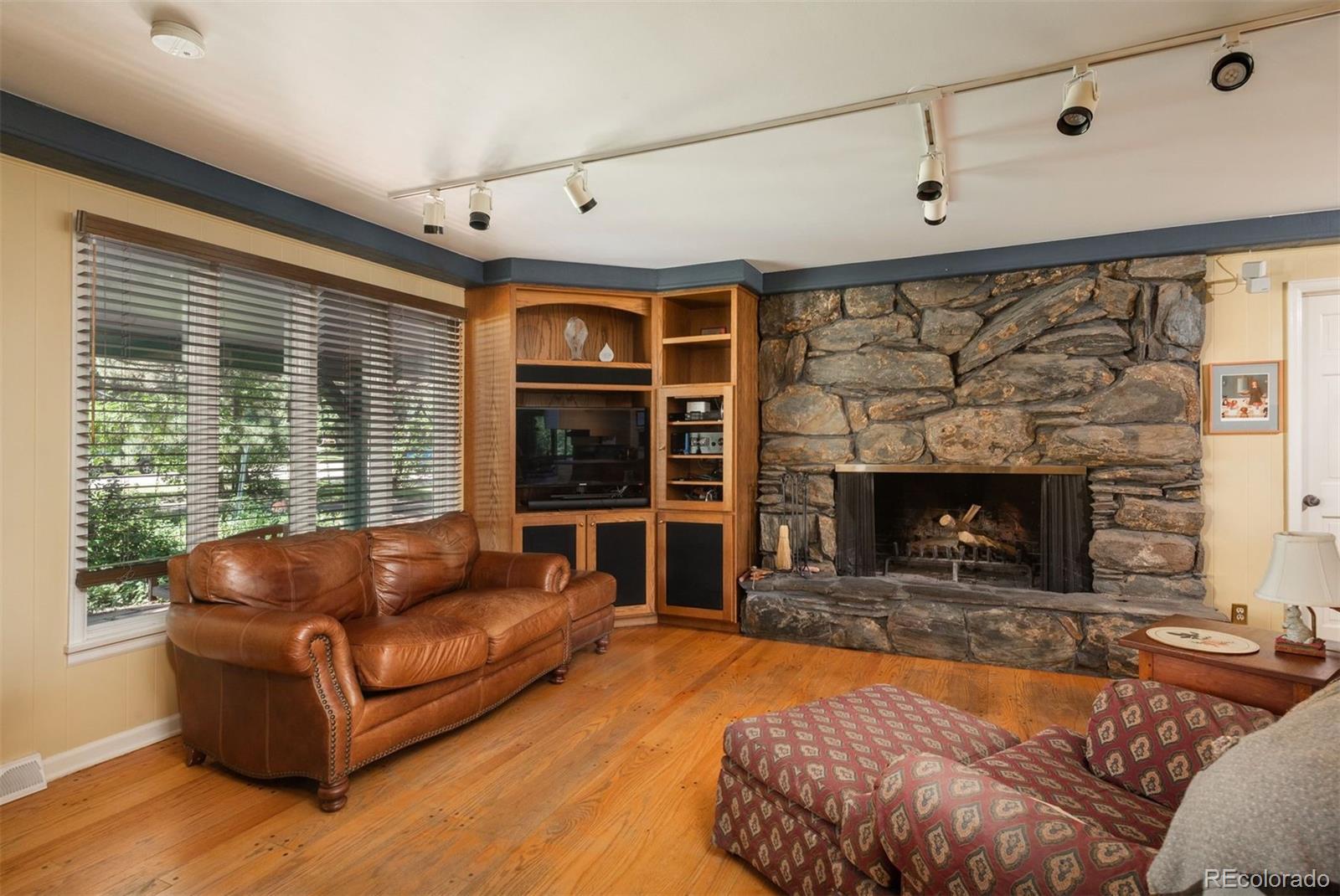3 E Belleview Drive
