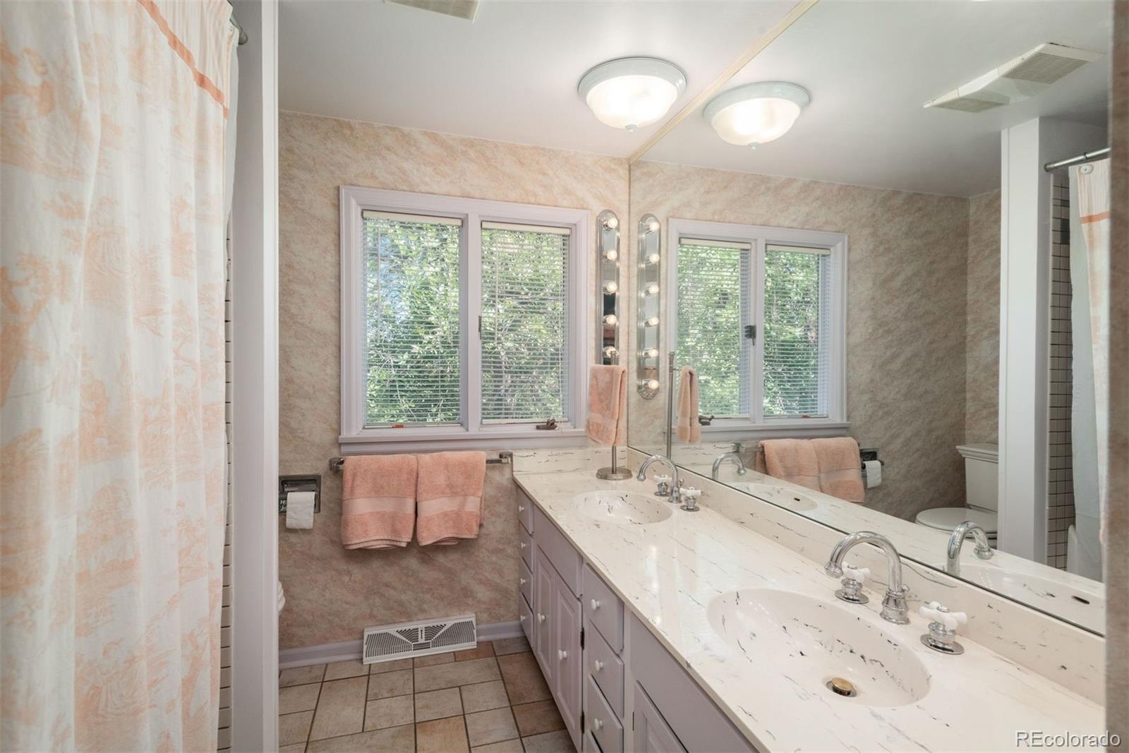 3 E Belleview Drive