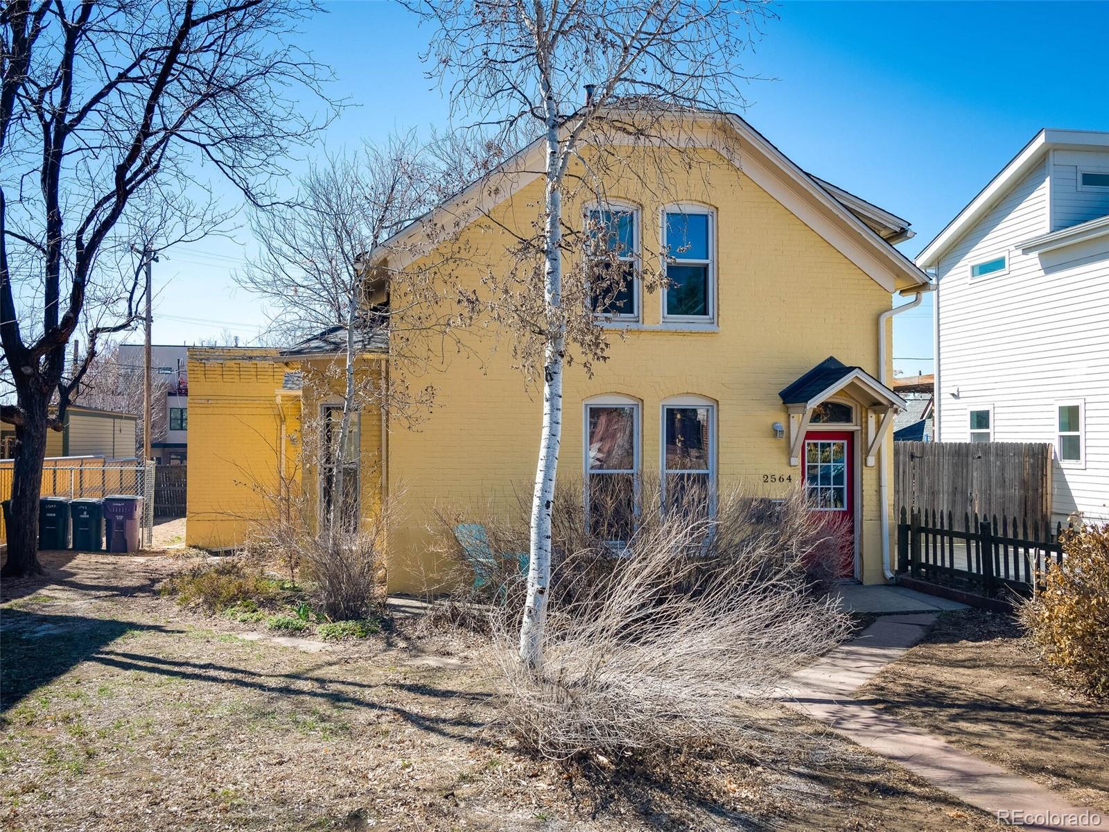 2564 W 32nd Avenue