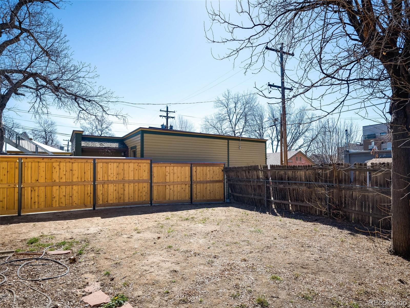 2564 W 32nd Avenue