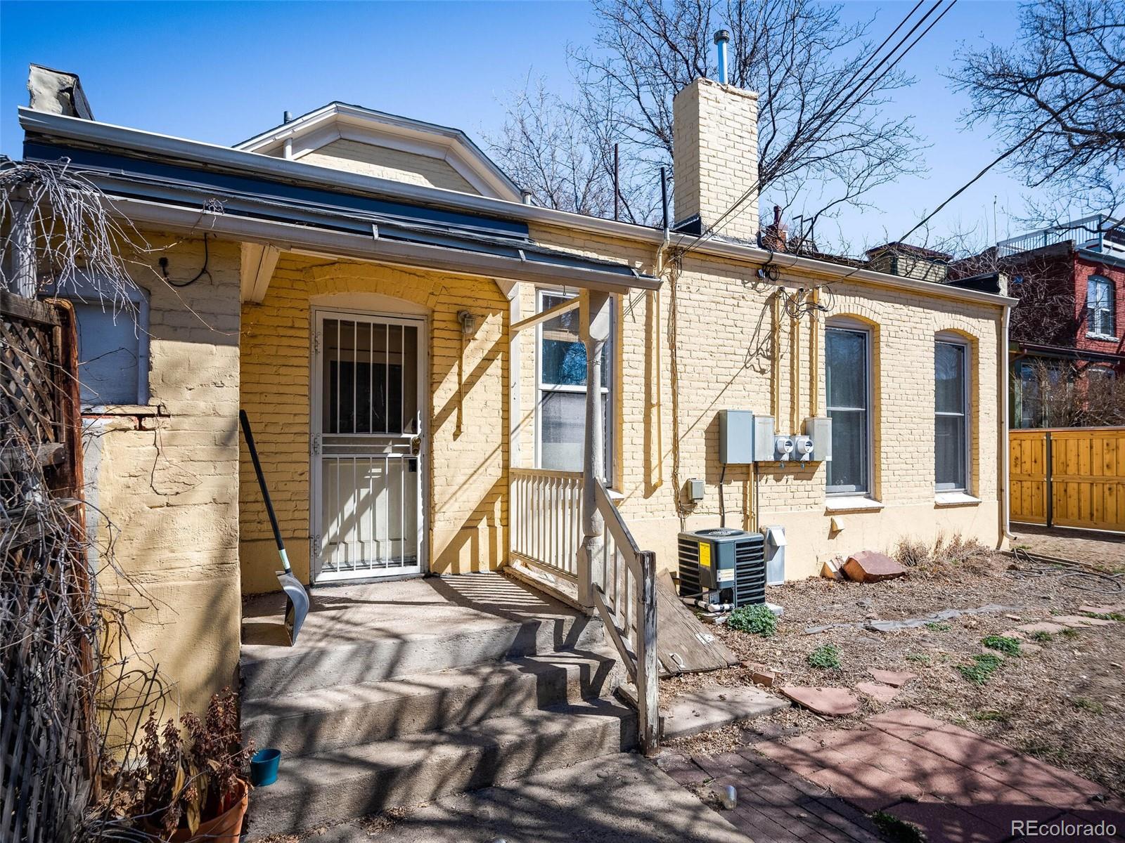 2564 W 32nd Avenue