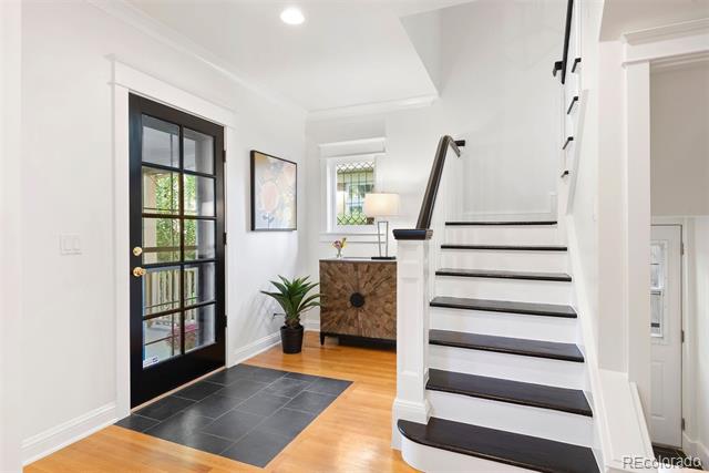 574 N High Street