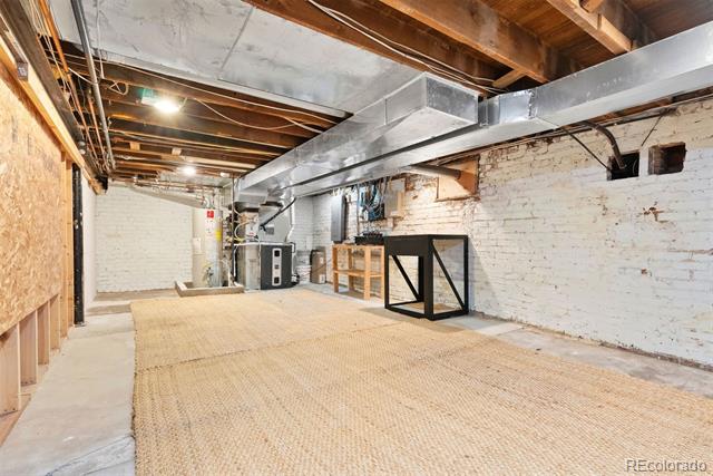 574 N High Street