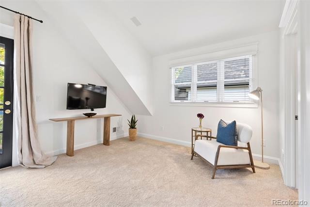 574 N High Street