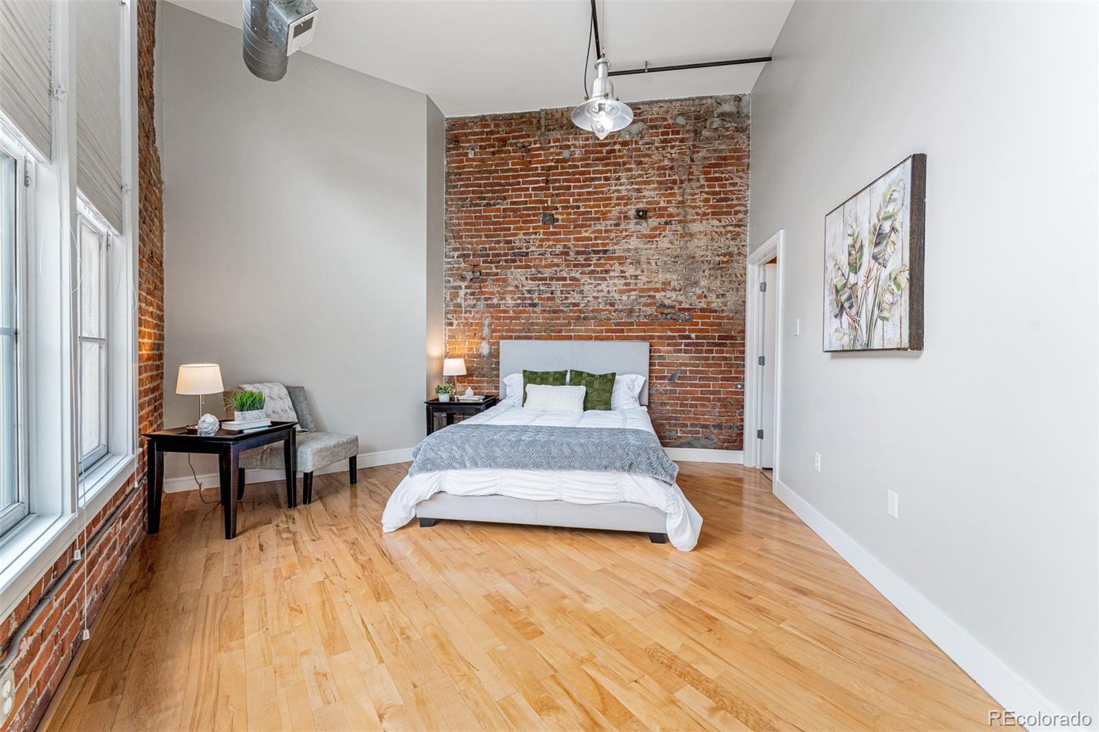 2441 Broadway N Unit: 110
