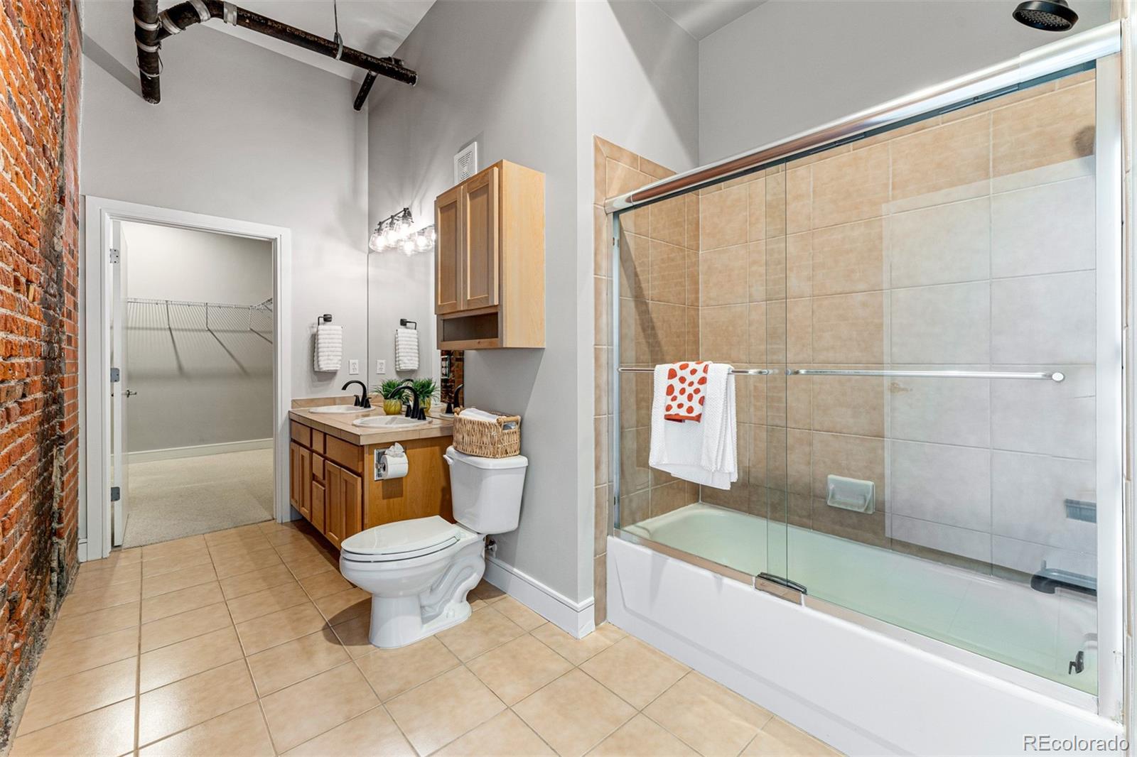 2441 Broadway N Unit: 110