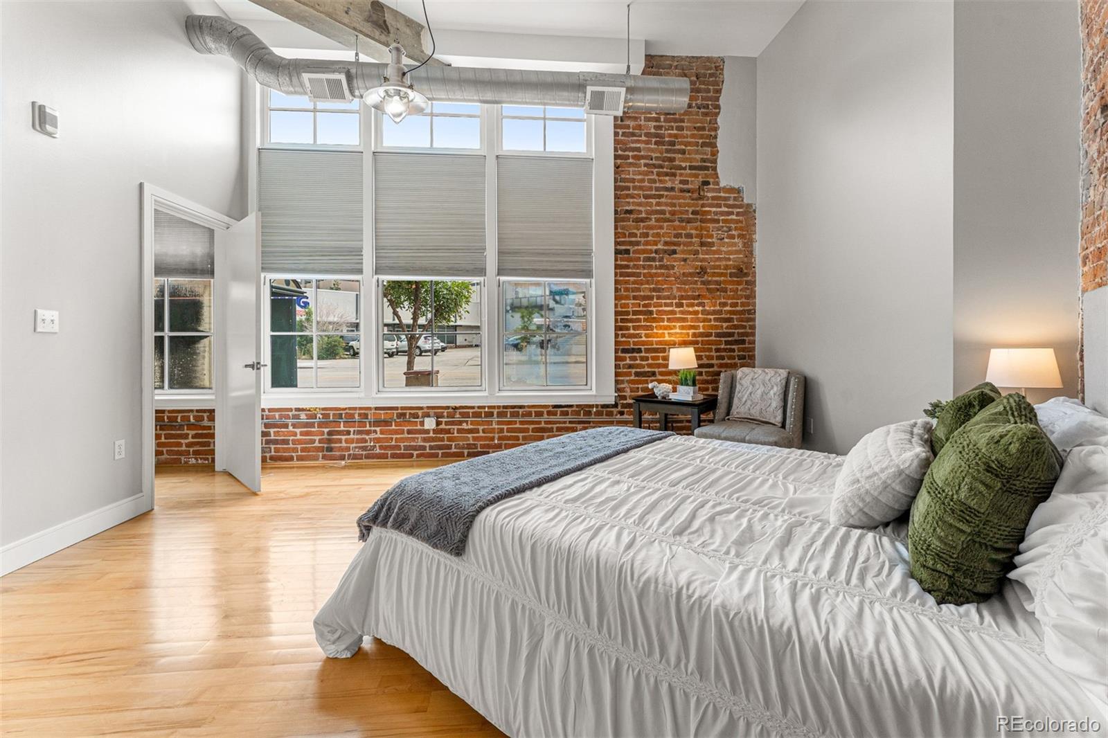 2441 Broadway N Unit: 110