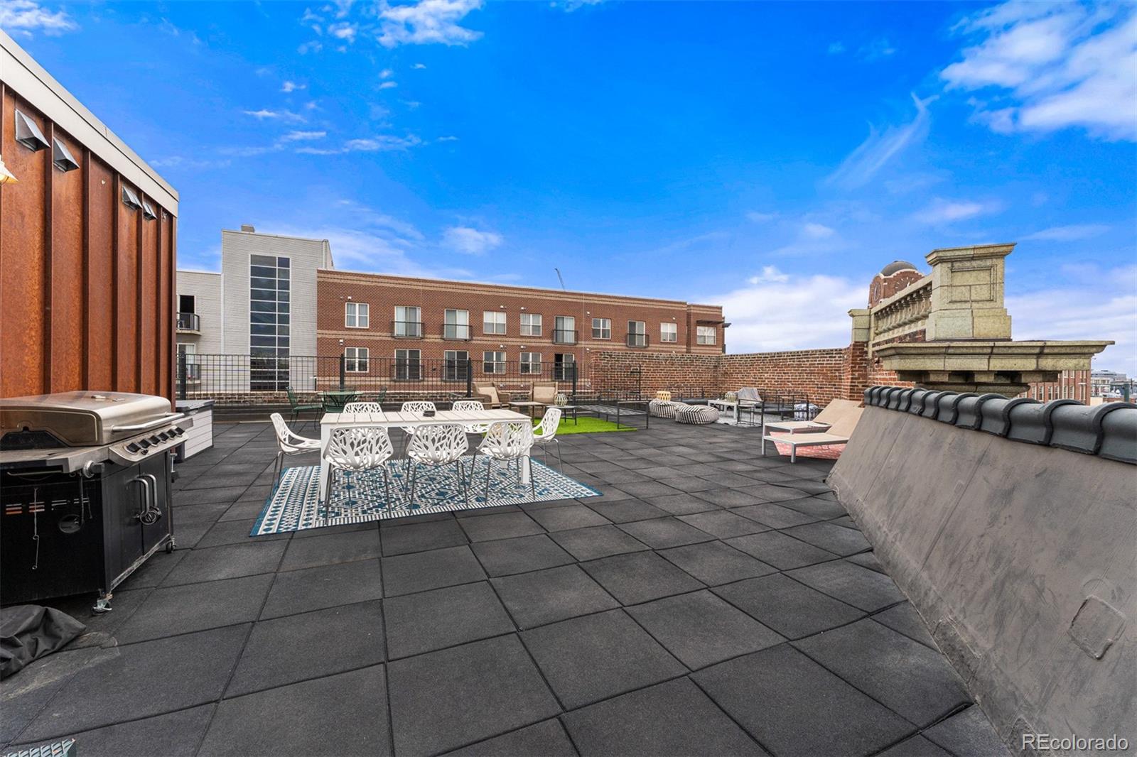 2441 Broadway N Unit: 110