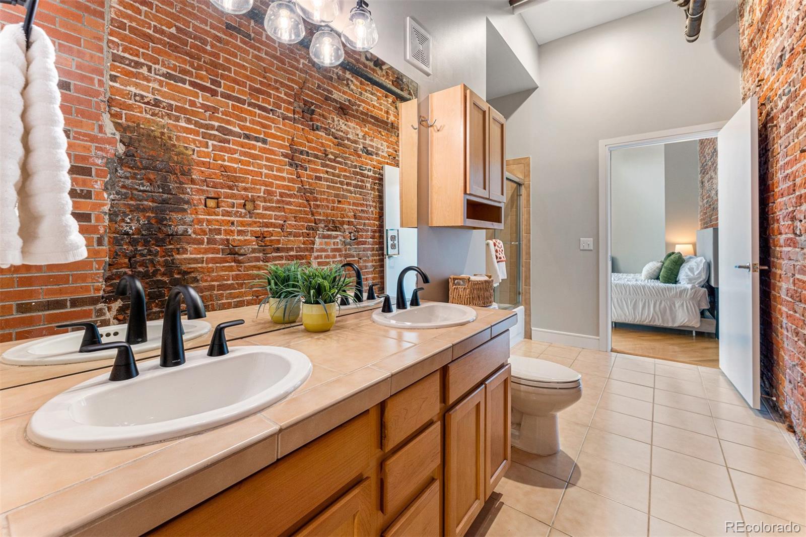 2441 Broadway N Unit: 110