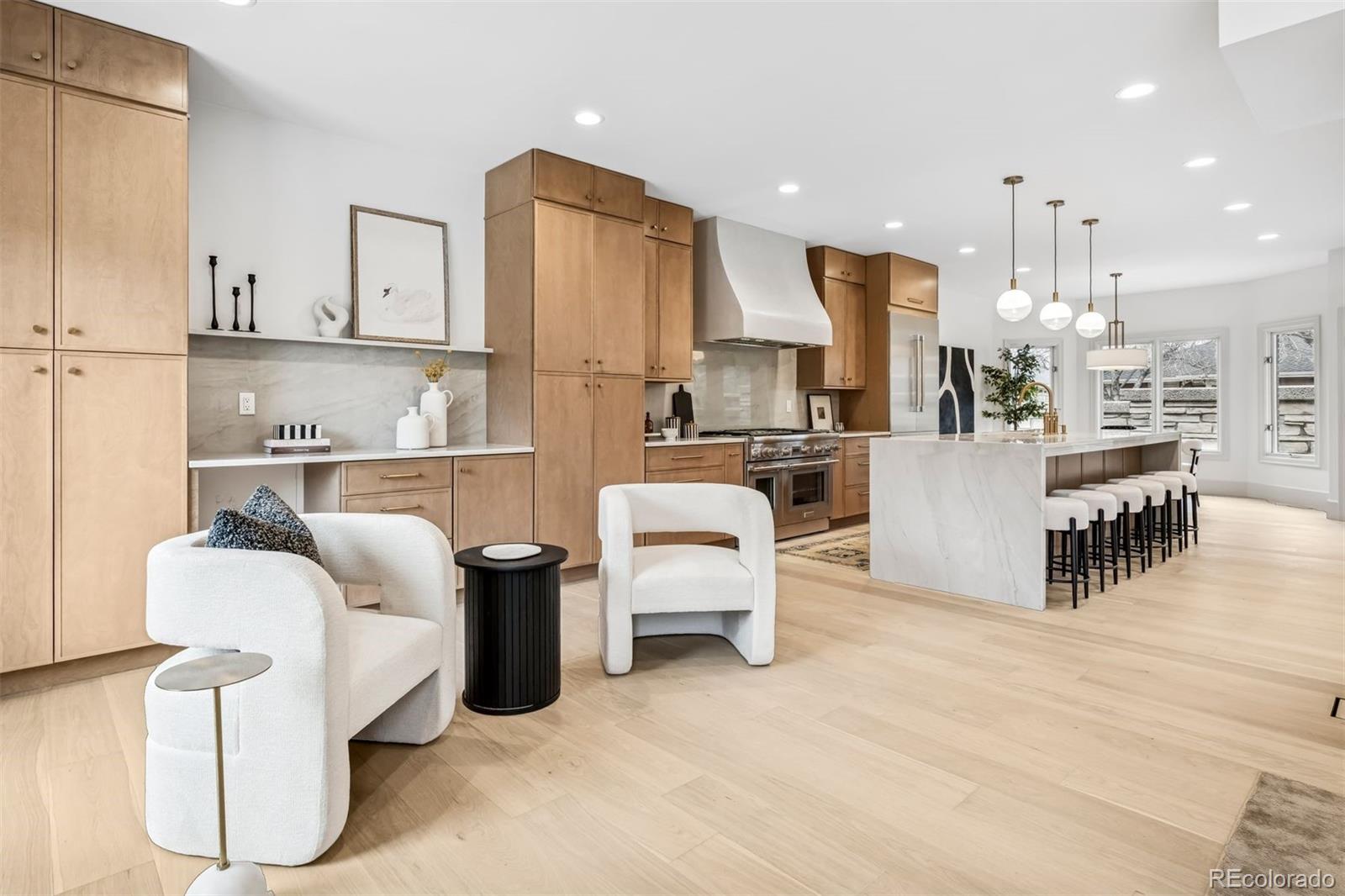 400 S Steele Street Unit: 63