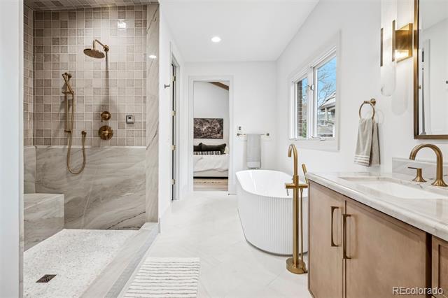 400 S Steele Street Unit: 63