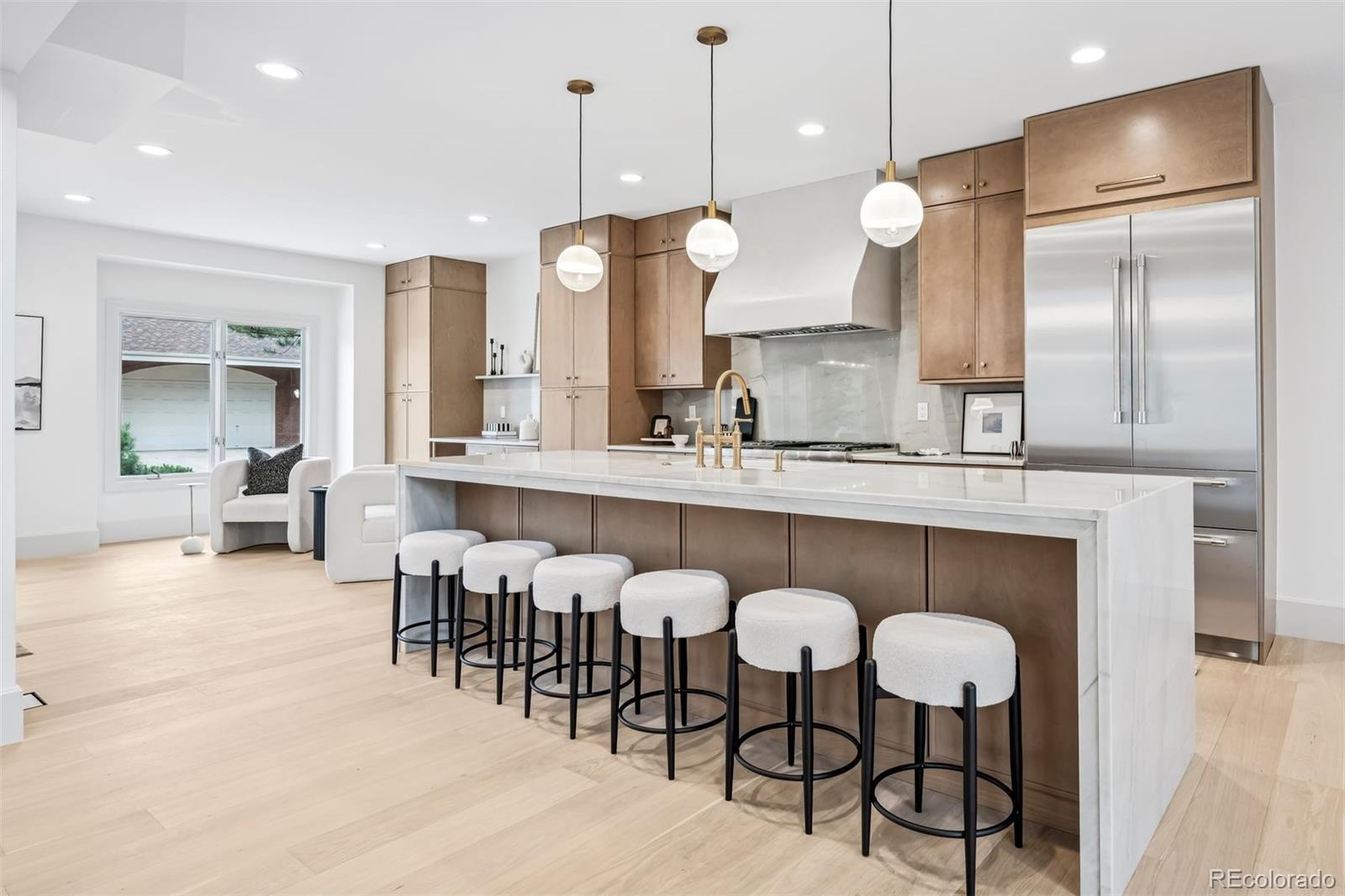 400 S Steele Street Unit: 63