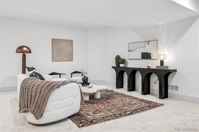 400 S Steele Street Unit: 63