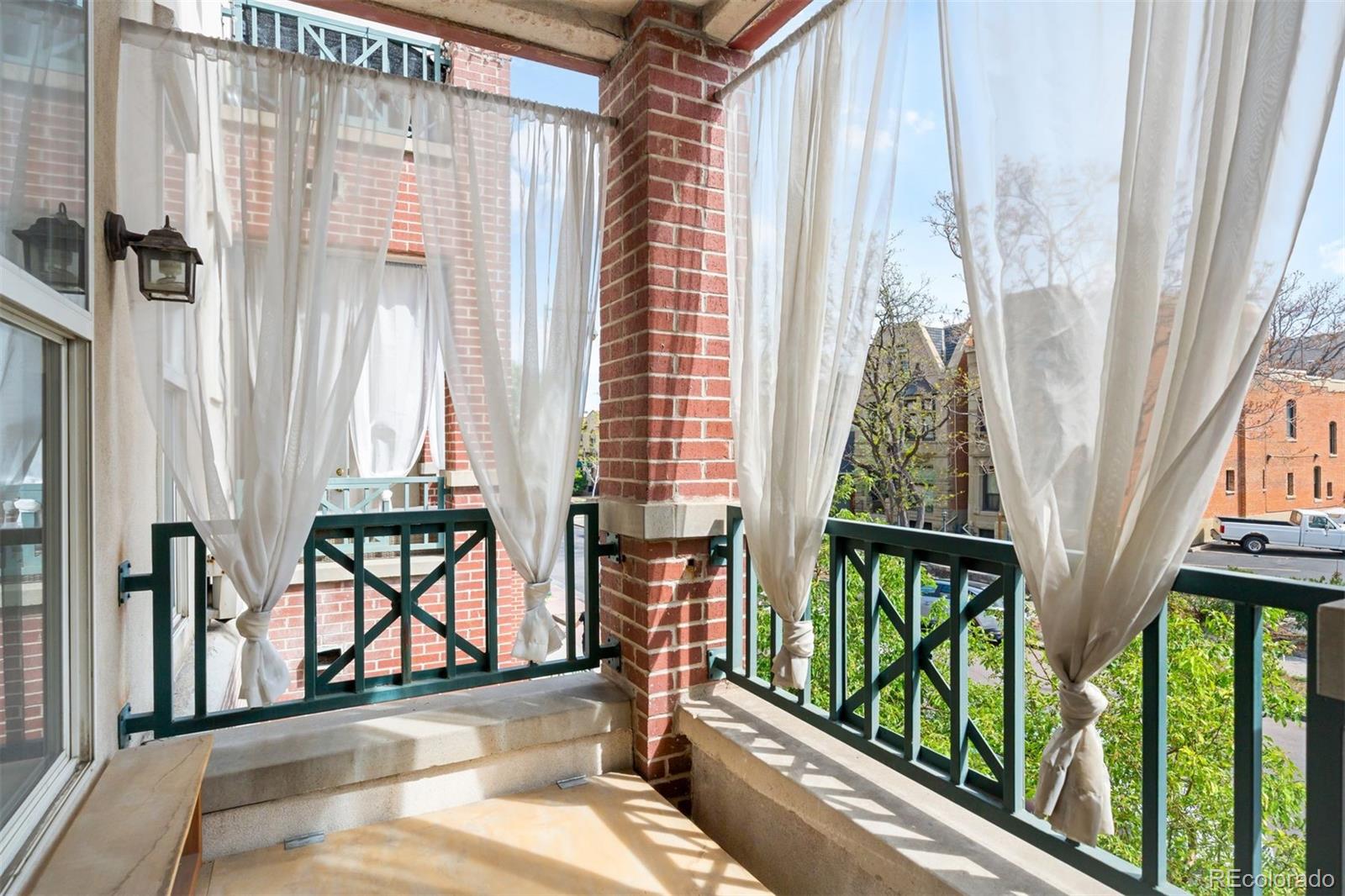 1727 N Pearl Street Unit: 204