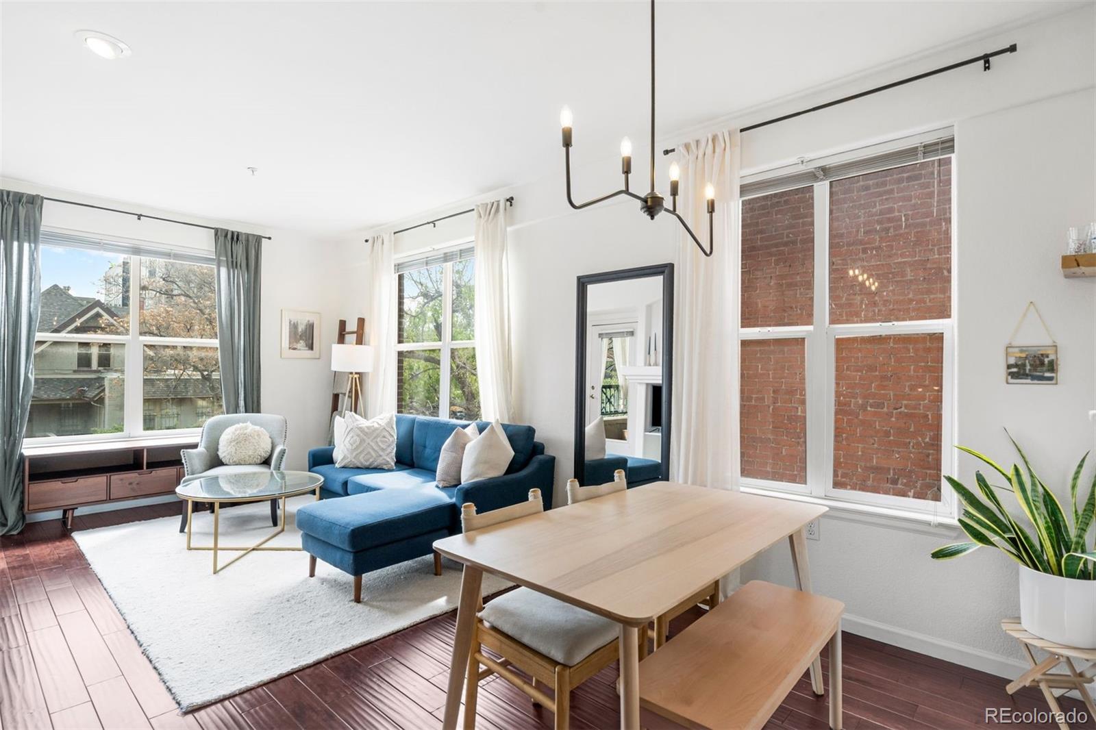 1727 N Pearl Street Unit: 204