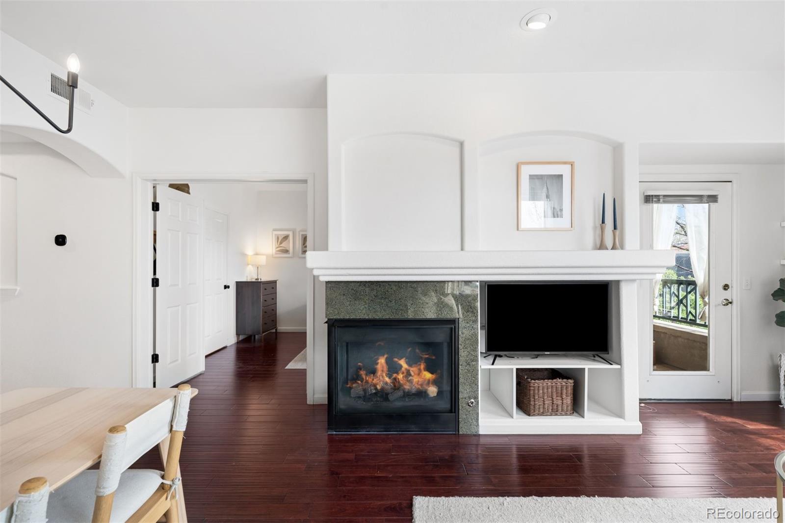 1727 N Pearl Street Unit: 204