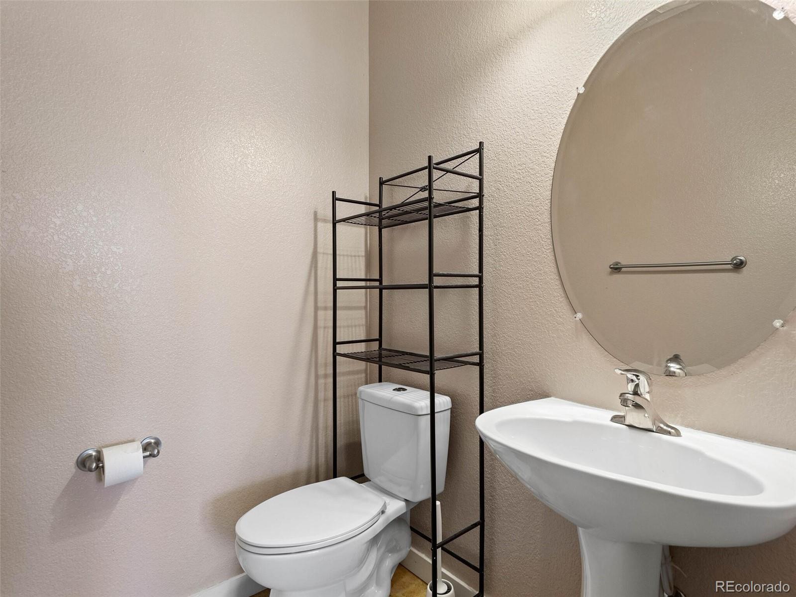 2550 Winding River Drive Unit: F4