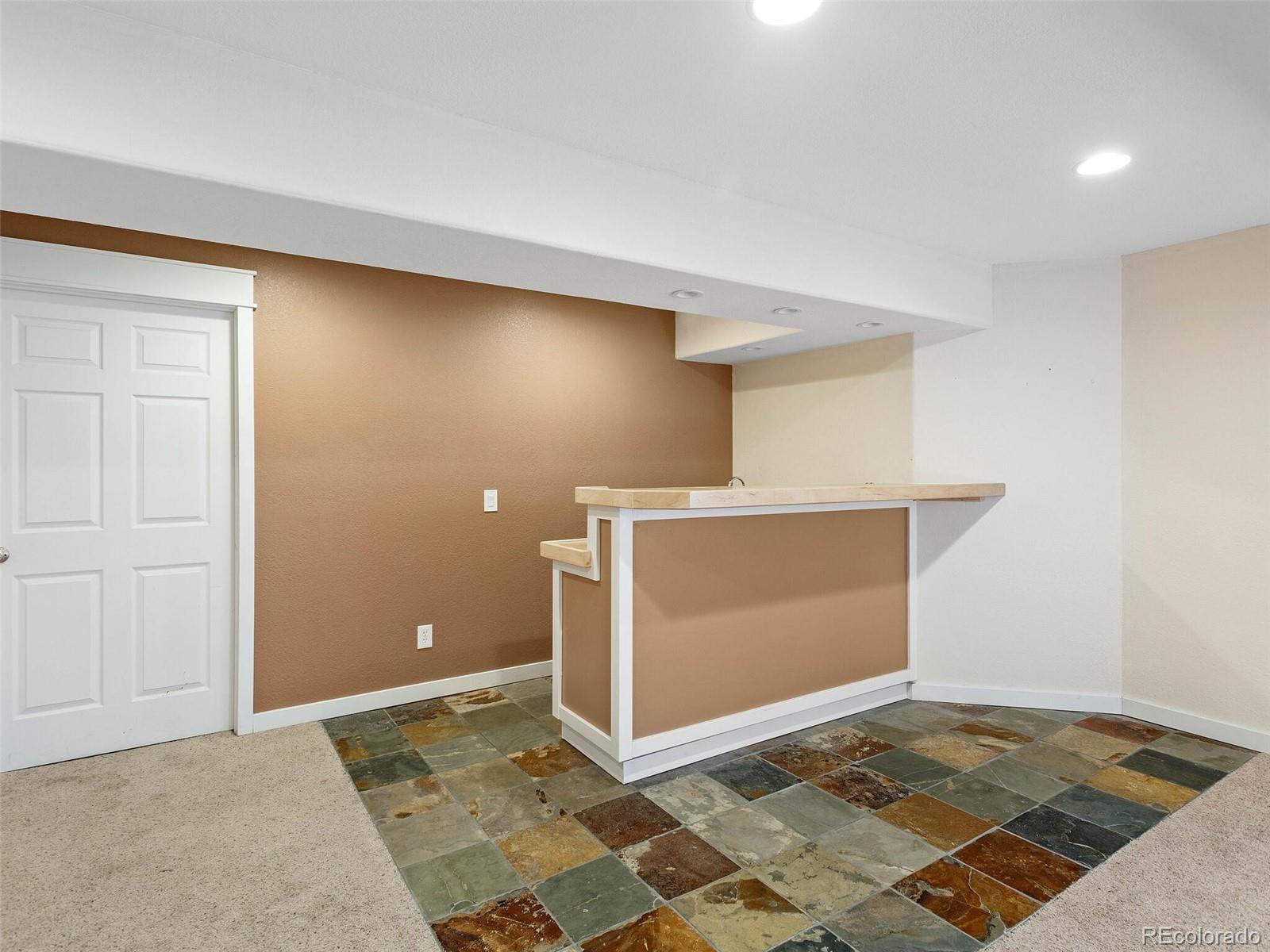 2550 Winding River Drive Unit: F4