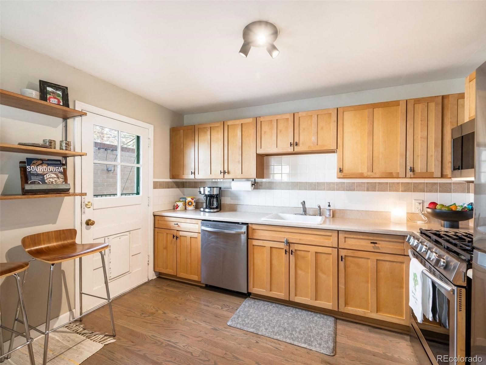 1542 Elm Street Unit: 3