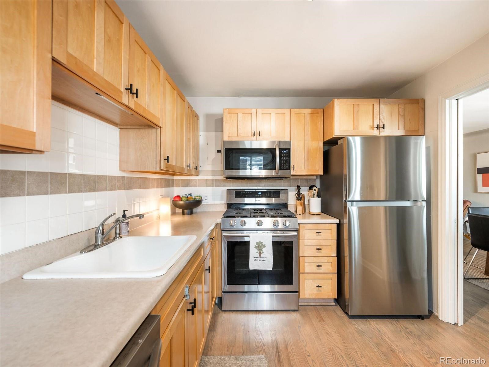 1542 Elm Street Unit: 3