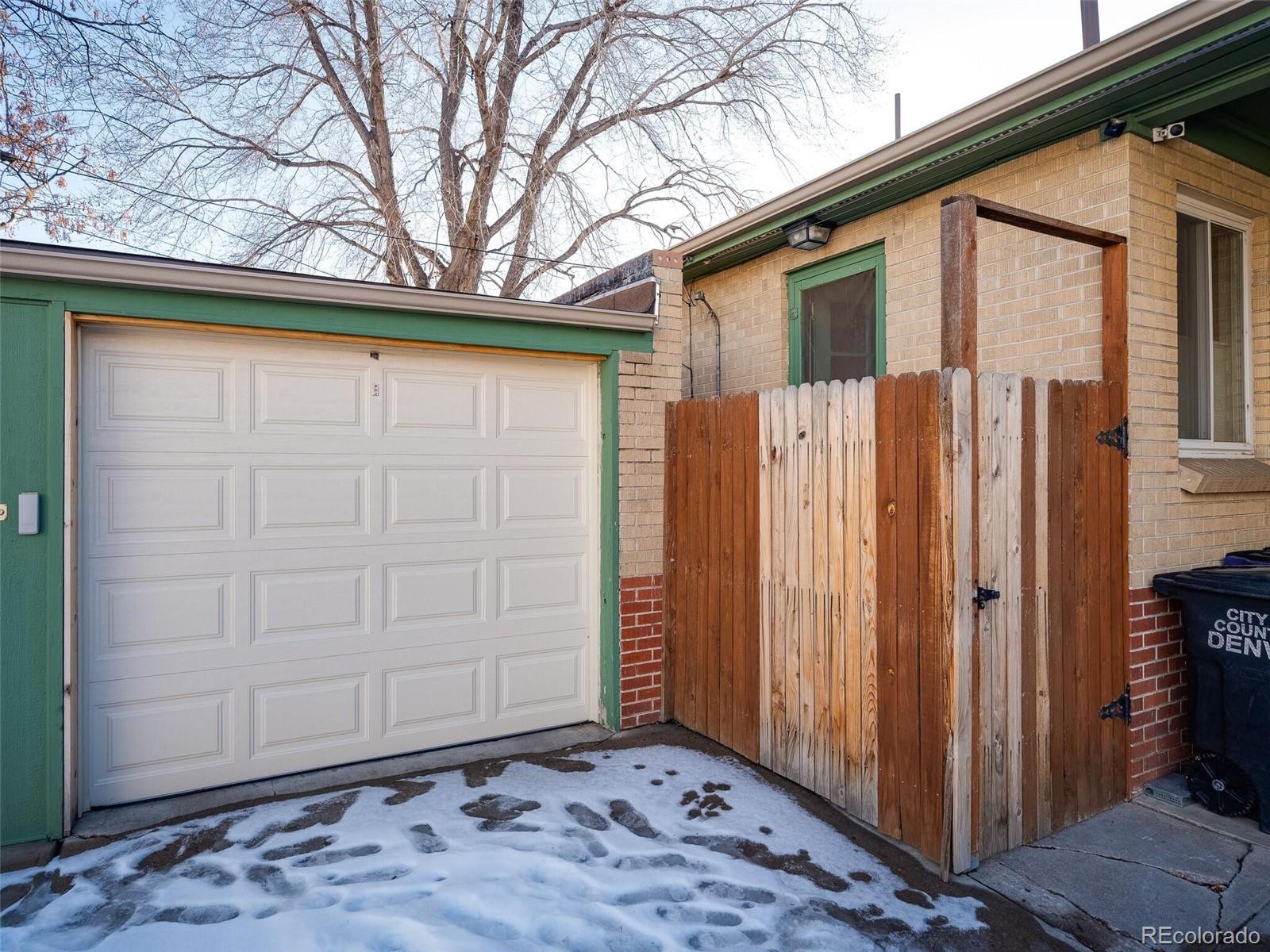 1542 Elm Street Unit: 3