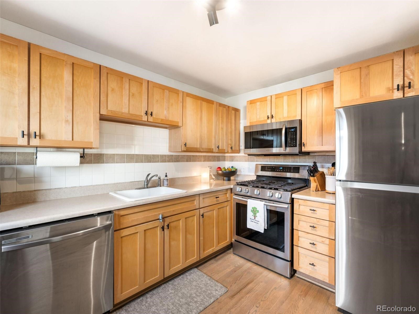 1542 Elm Street Unit: 3